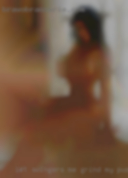 Let swingers me grind my pussy on his face.